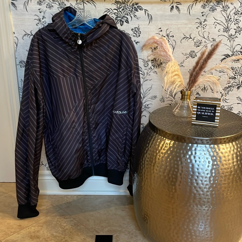 Mens Volcom windbreaker